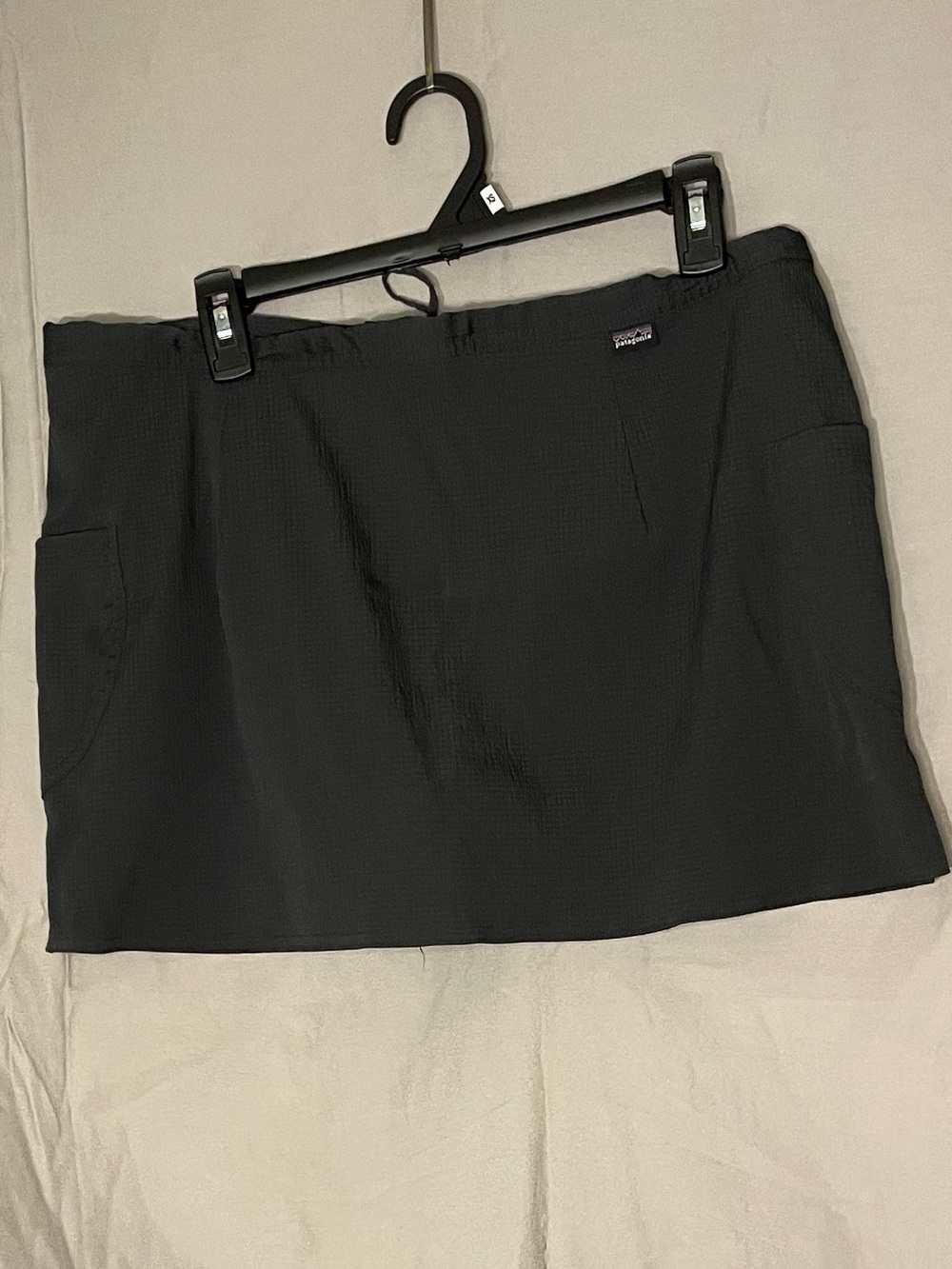 Patagonia Black Women’s Active Mini Skirt/Skort - Picture 2 of 9
